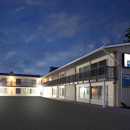Days Inn By Wyndham Birch Run Exteriör bild