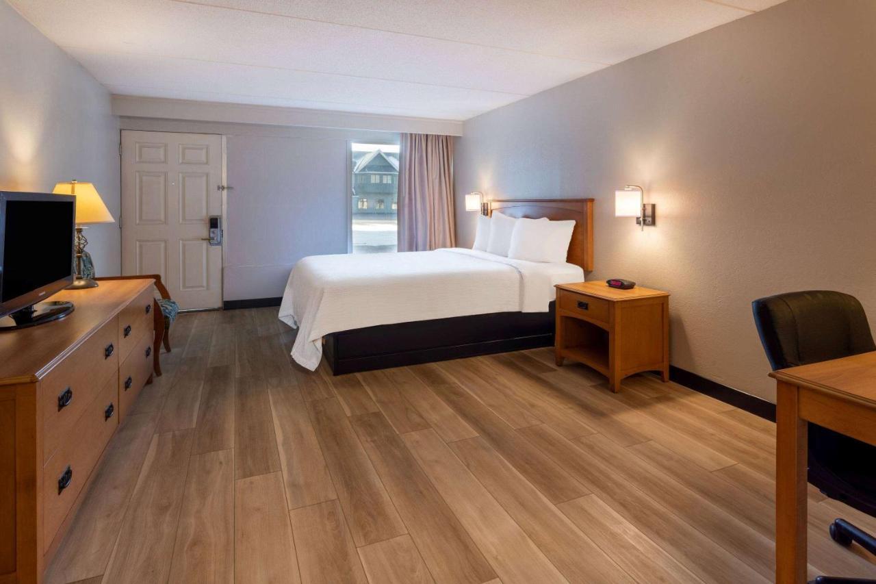 Days Inn By Wyndham Birch Run Exteriör bild